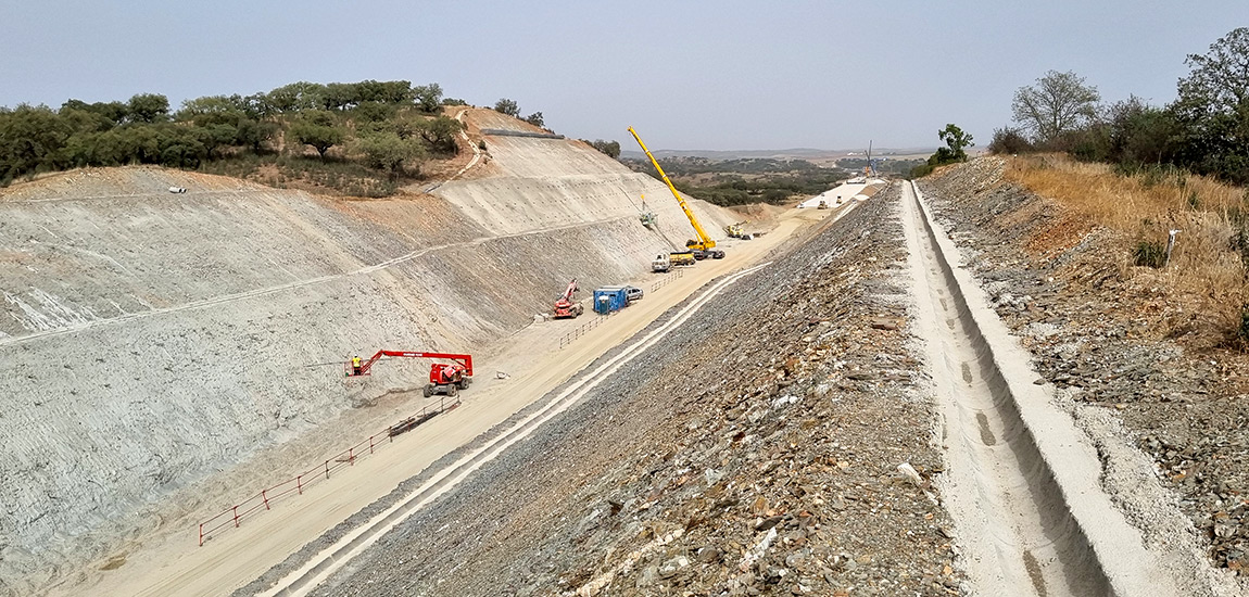 A IP realiza visitas a obras geotécnicas na Linha de Évora.
