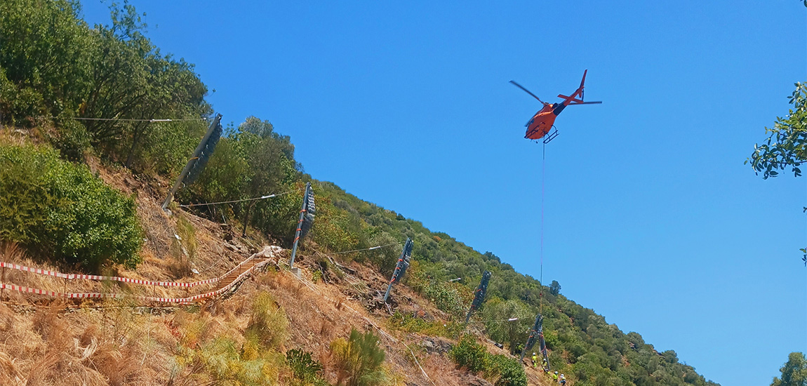 Colocação barreira de proteção   Linha do Douro