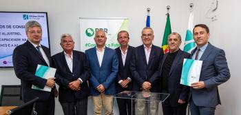 Fotografia da sessão da Consignação da obra do IP8